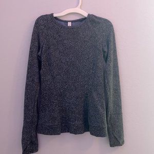 LULULEMON size 4 long sleeve shirt